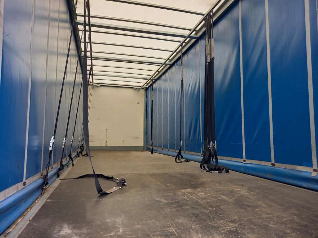 Iveco S-WAY S-WAY AT260S42 Y/PS 420hp 26T Curtain Side