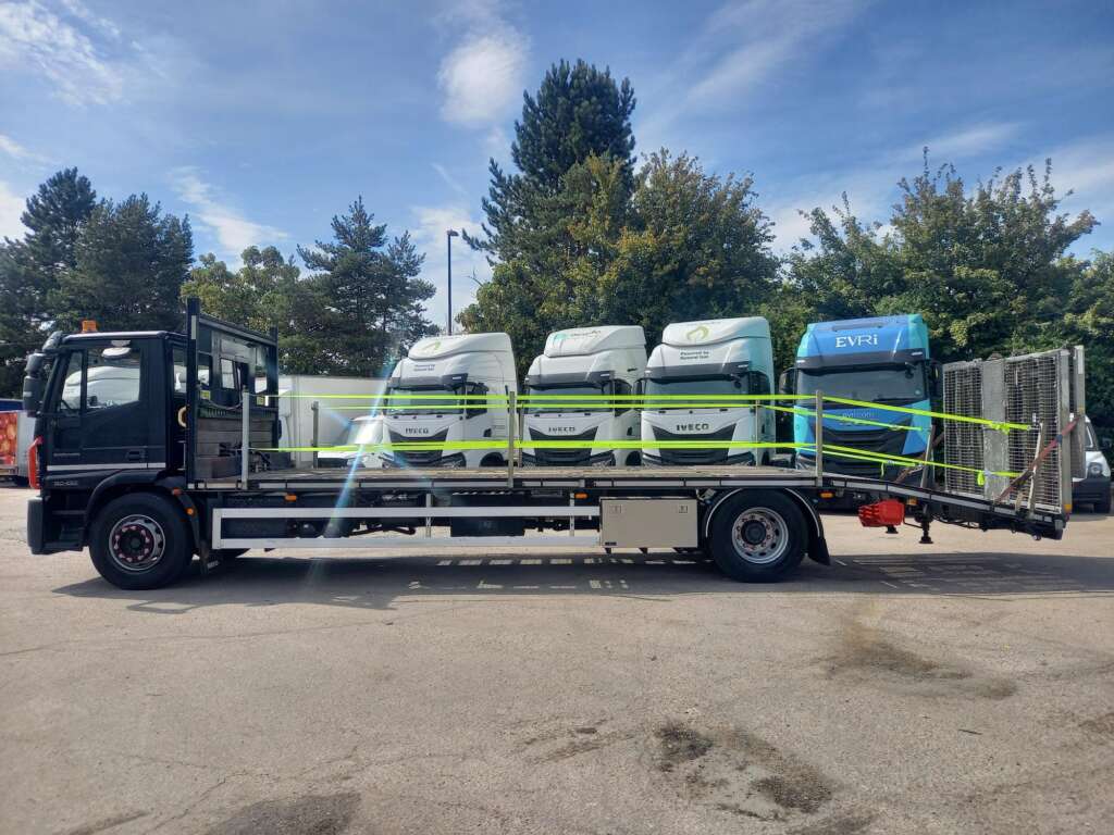 Iveco Eurocargo 180E25S S-A 29ft Beavertail