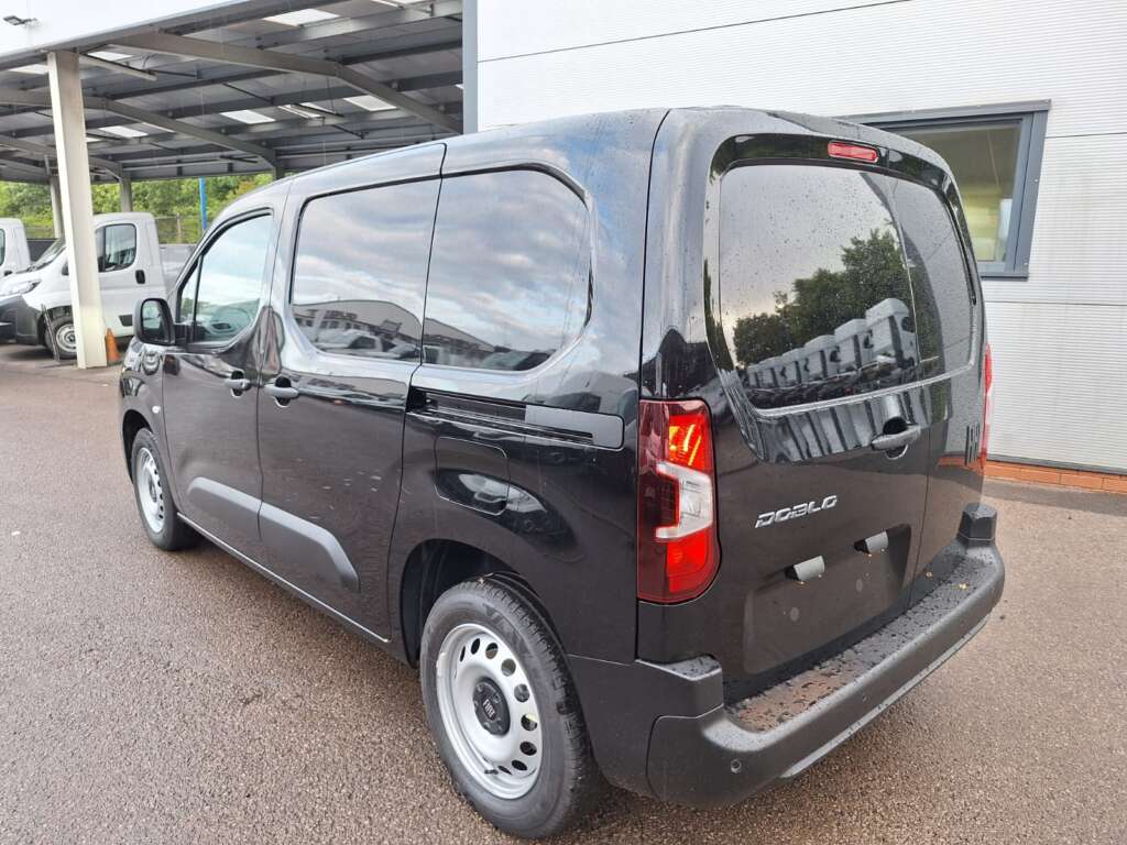 Fiat Doblo SWB 1.5 Diesel Multijet 100hp Crew Van Conversion