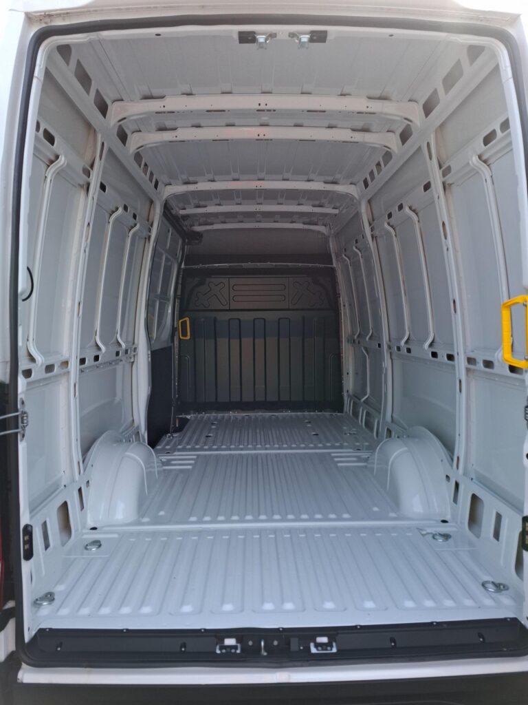 Iveco Daily 35S14 12Cu 3520L H2Van