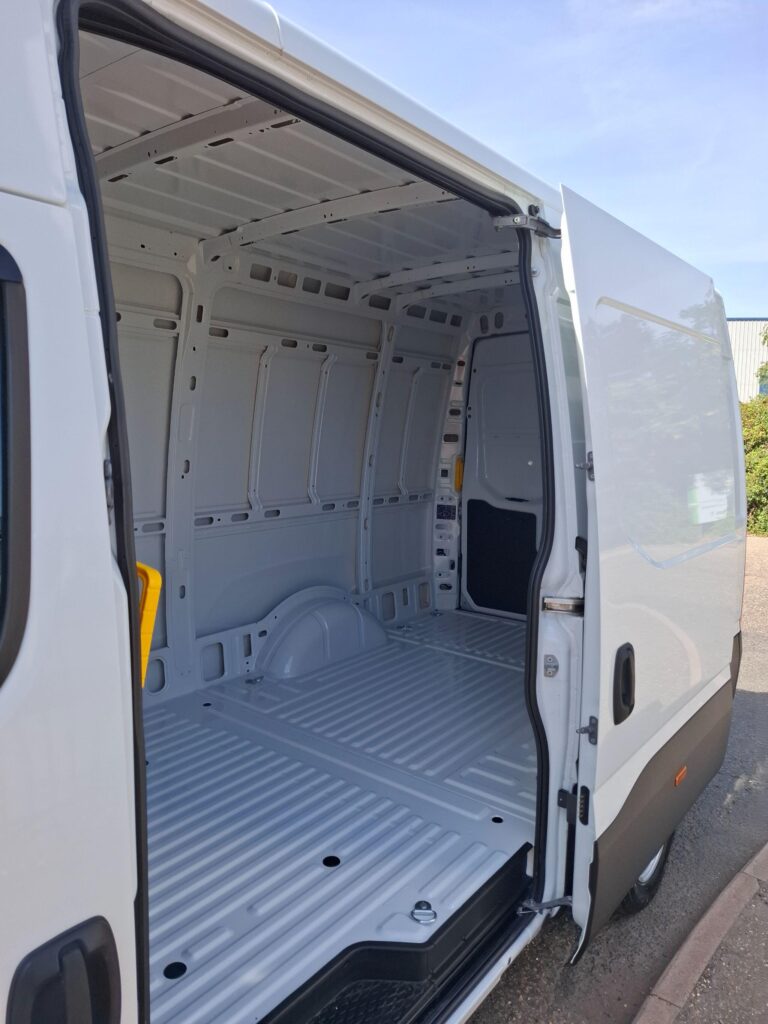 Iveco Daily 35S14 12Cu 3520L H2Van