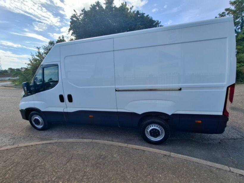 Iveco Daily 35S14 12Cu 3520L H2Van