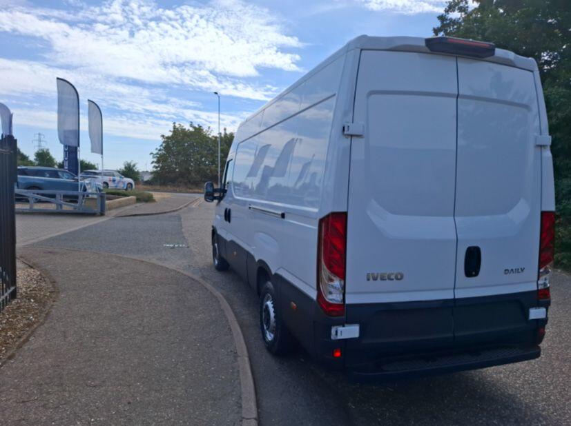 Iveco Daily 35S14 12Cu 3520L H2Van