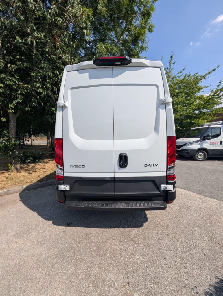 Iveco Daily 35S16 12Cu Van 156HP