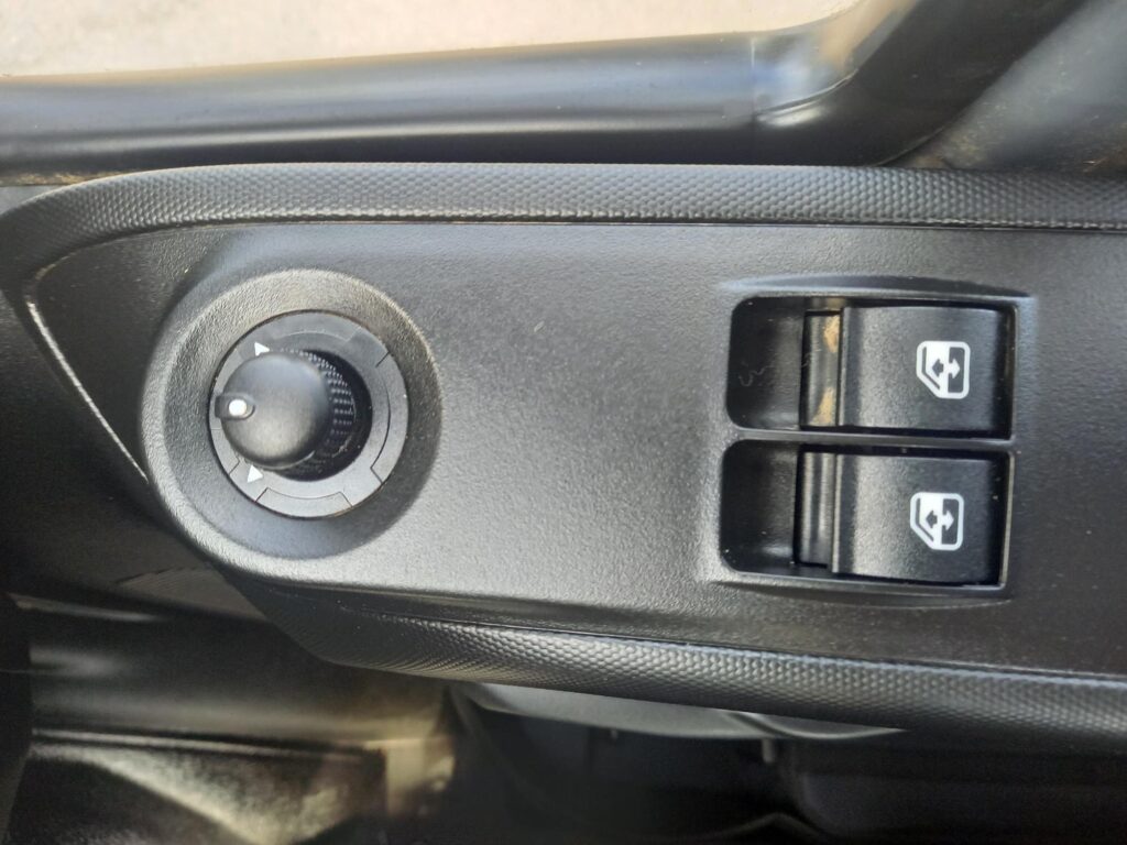 Iveco Daily 3.0D HPI 18V 35C 3450 Dropside 2dr Diesel Manual MWB Euro 6 (DRW) (180 ps)