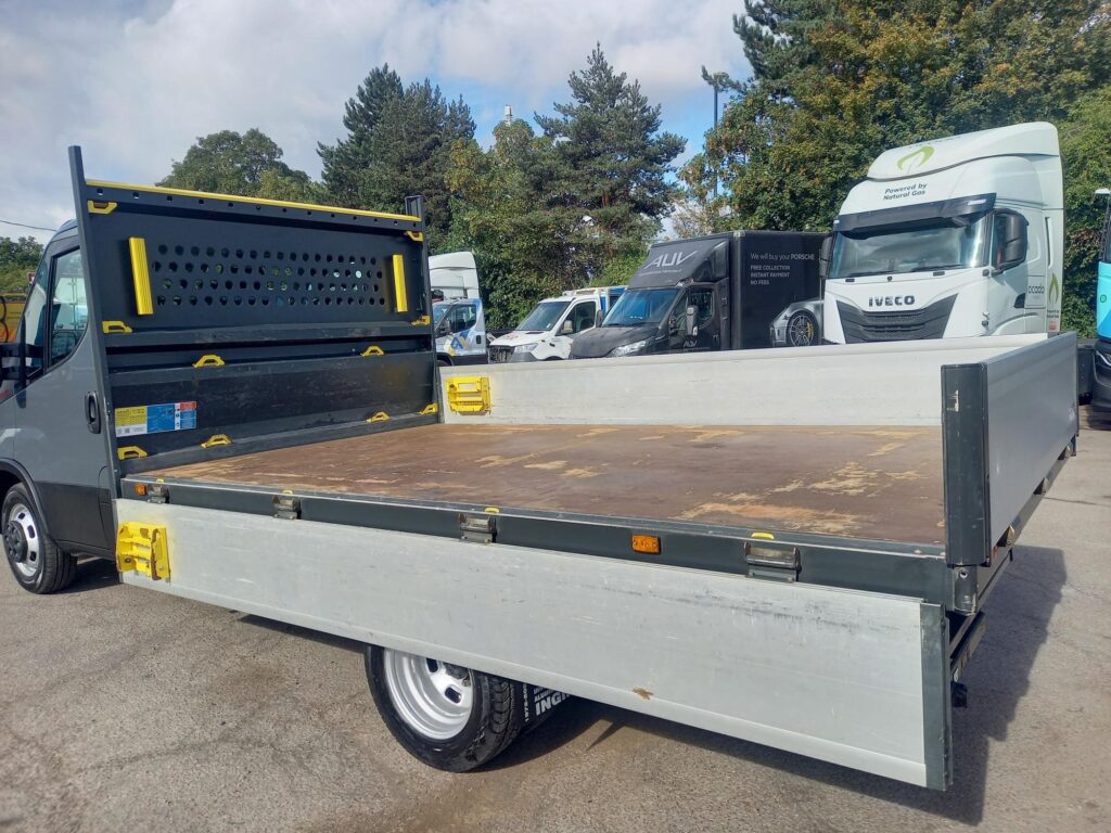 Iveco Daily 3.0D HPI 18V 35C 3450 Dropside 2dr Diesel Manual MWB Euro 6 (DRW) (180 ps)