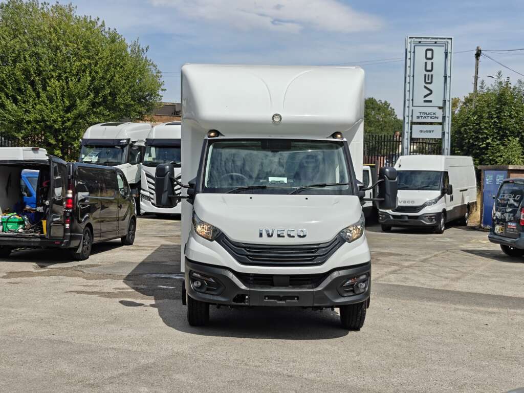 Iveco Daily 72C18 Automatic with Box & Column Tail lift