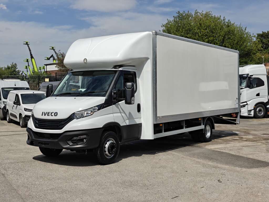 Iveco Daily 72C18 Automatic with Box & Column Tail lift