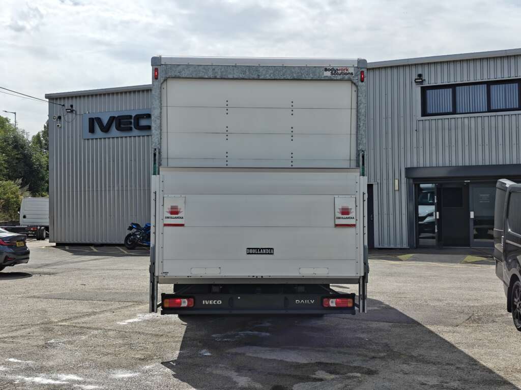 Iveco Daily 72C18 Automatic with Box & Column Tail lift