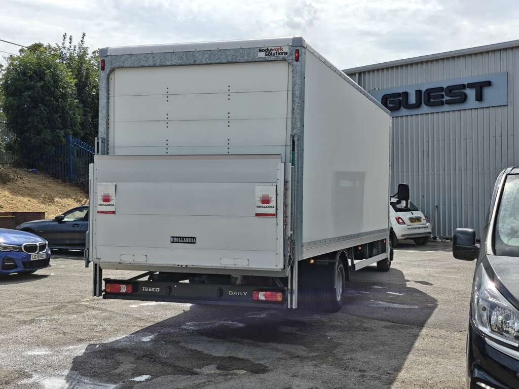 Iveco Daily 72C18 Automatic with Box & Column Tail lift