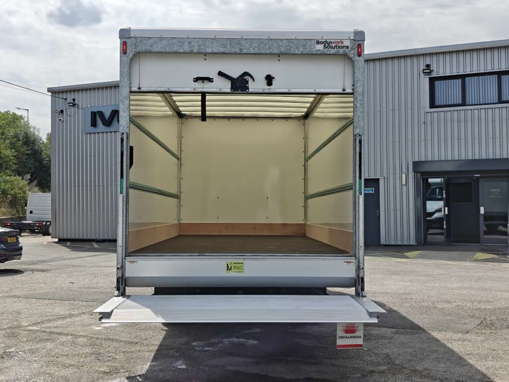 Iveco Daily 72C18 Automatic with Box & Column Tail lift
