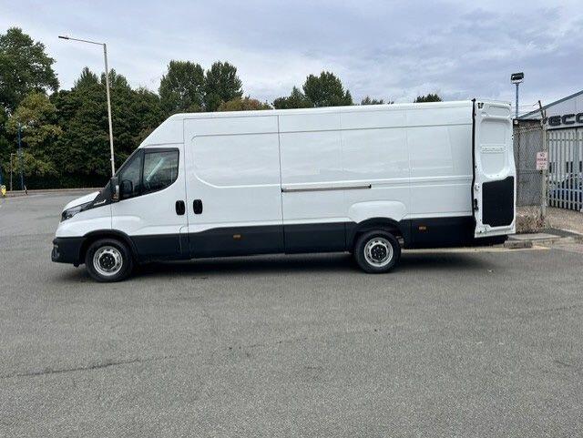 Iveco Daily MY24 35S14A8 Automatic 16Cu 4100L H2Van