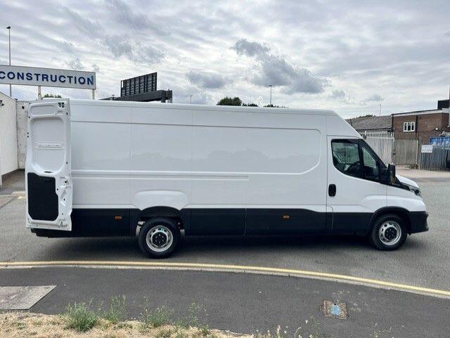 Iveco Daily MY24 35S14A8 Automatic 16Cu 4100L H2Van