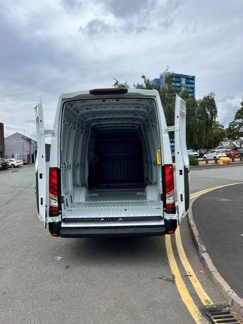 Iveco Daily MY24 35S14A8 Automatic 16Cu 4100L H2Van
