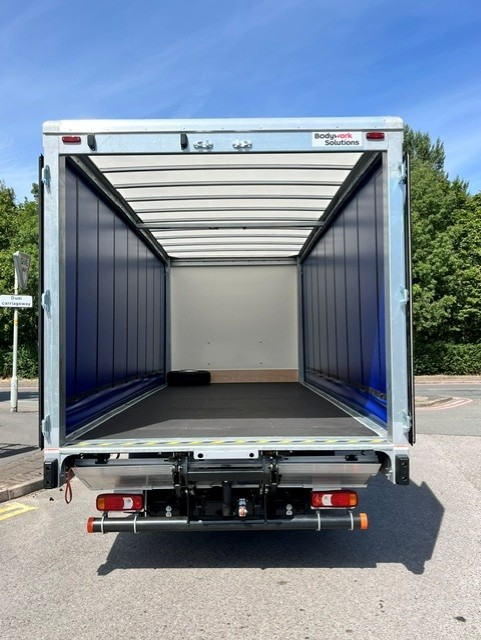 72C18A8 Hi-Matic Curtain & Tuckaway Tail Lift