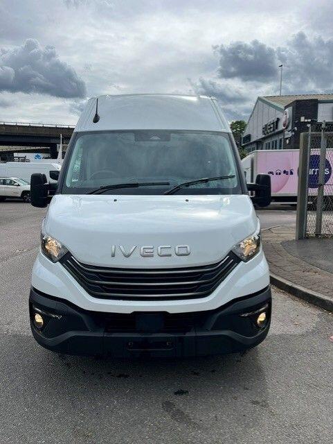 Iveco Daily MY24 35S14 12Cu 3520L H2Van