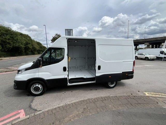 Iveco Daily MY24 35S14 12Cu 3520L H2Van