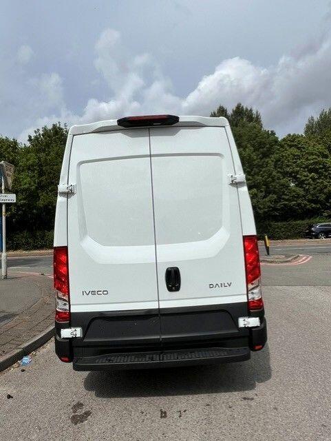 Iveco Daily MY24 35S14 12Cu 3520L H2Van
