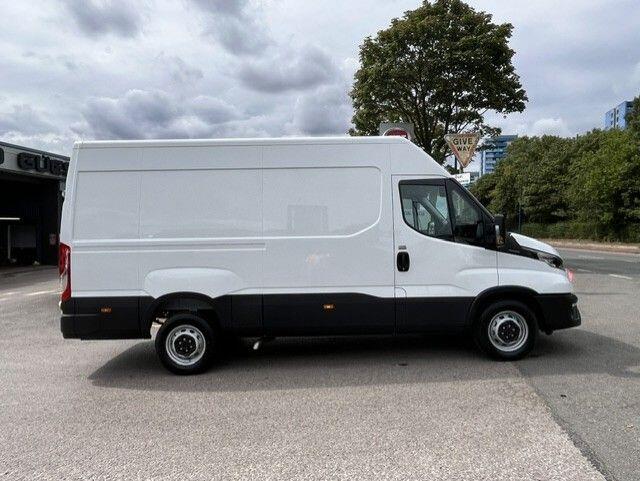 Iveco Daily MY24 35S14 12Cu 3520L H2Van