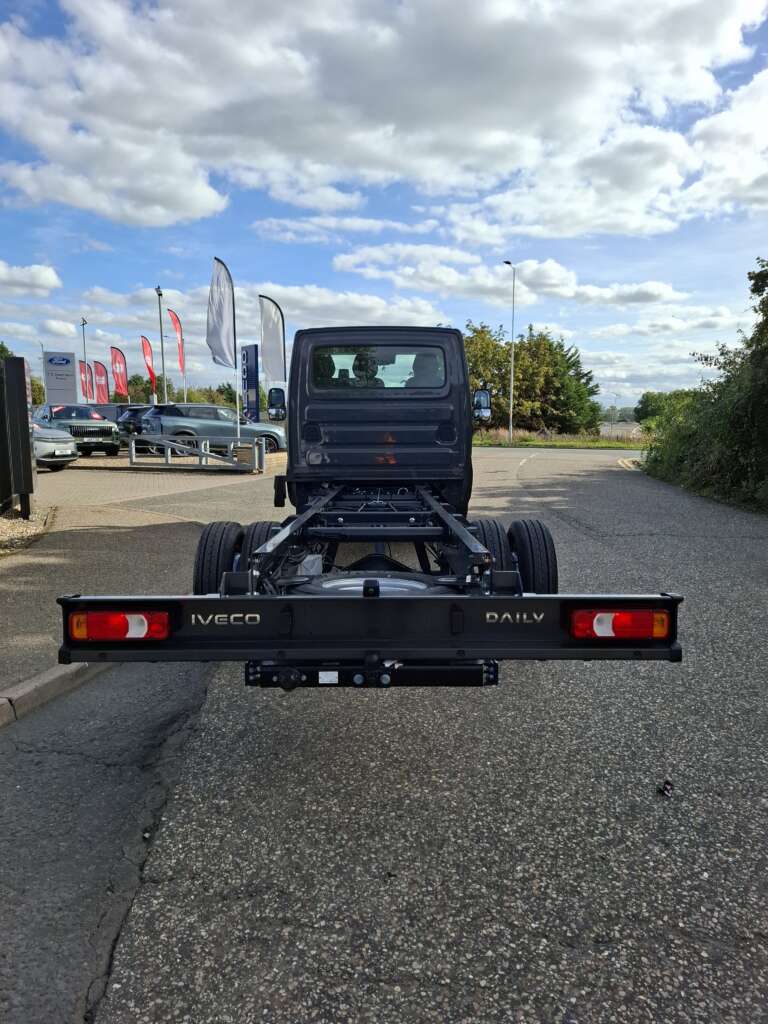 Iveco Daily 72C18A8 ‘Special Spec’ 4350mm Chassis Cab (Circa 5.3m Body ext)