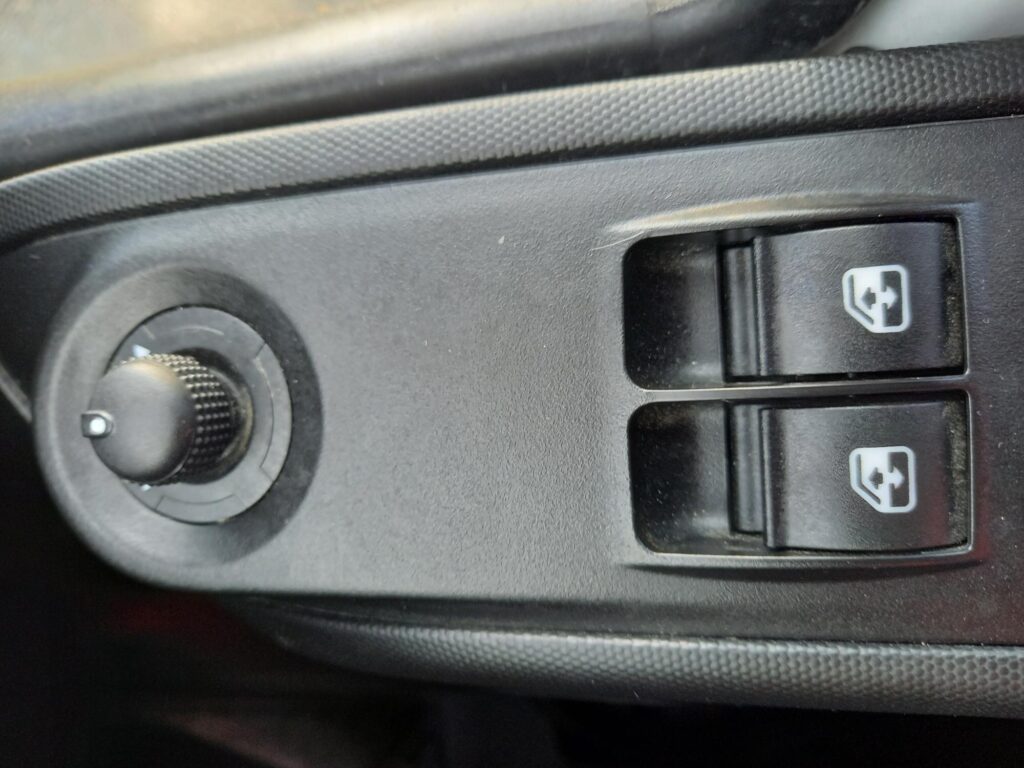 Iveco Daily 2.3D HPI 14V Business 35S 4100 Panel Van 5dr Diesel HiMatic LWB H2 Euro 6 (s/s) (136 ps)