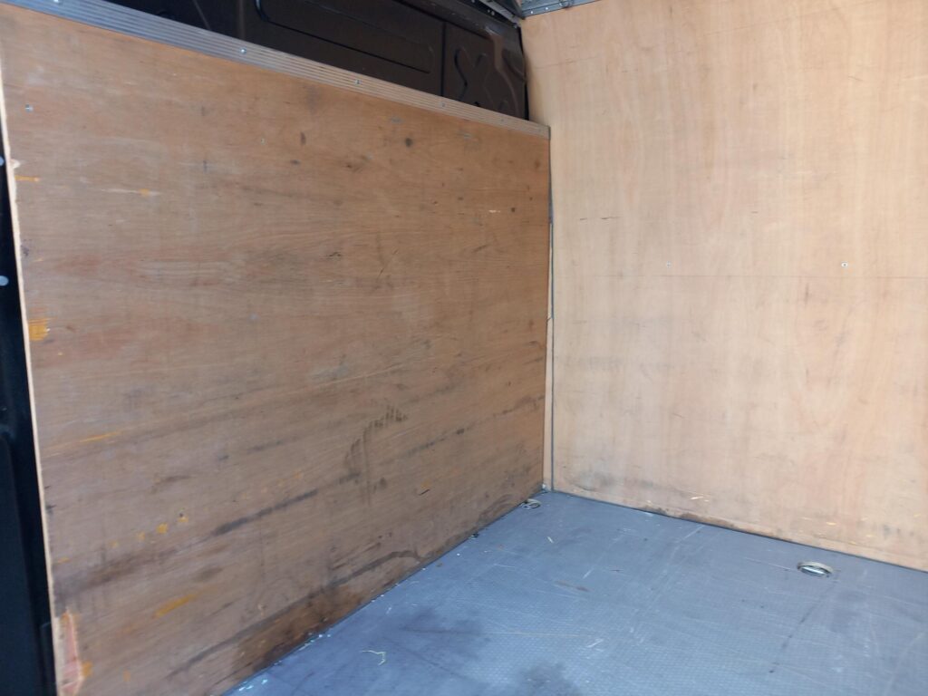 Iveco Daily 2.3D HPI 14V Business 35S 4100 Panel Van 5dr Diesel HiMatic LWB H2 Euro 6 (s/s) (136 ps)