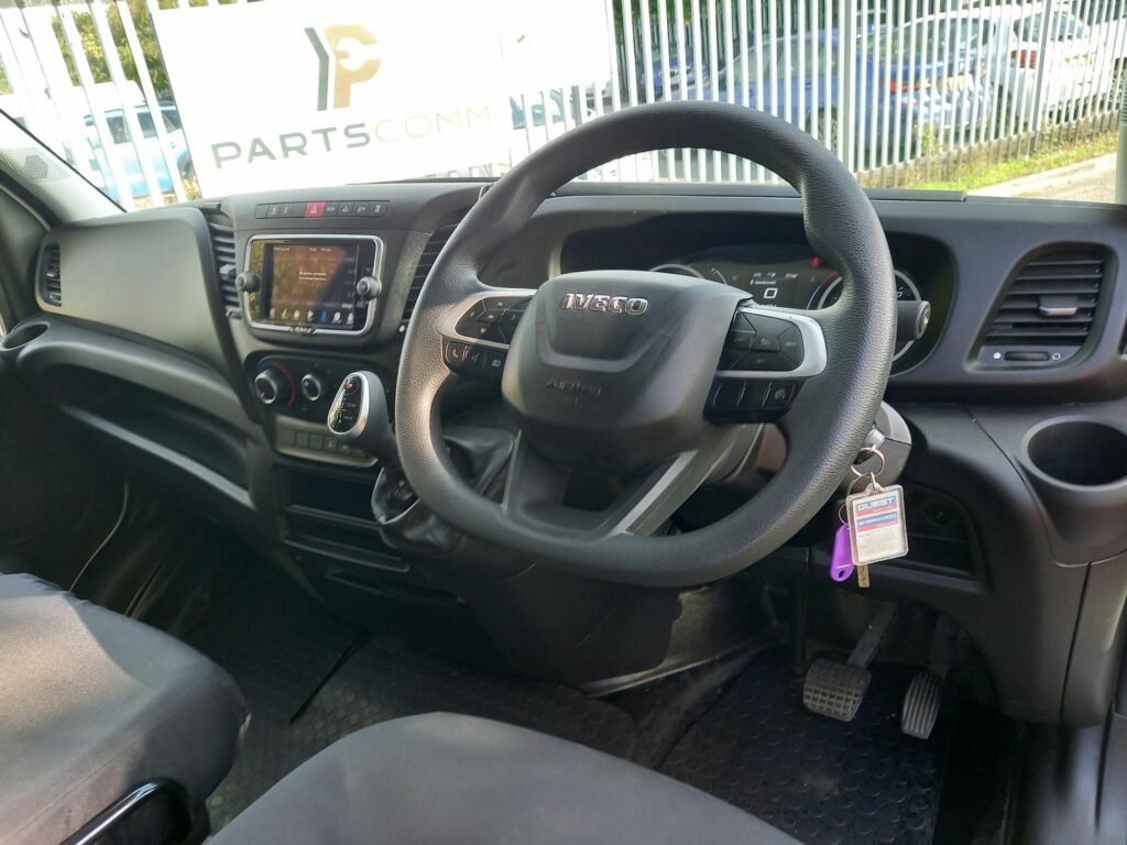 Iveco Daily 2.3D HPI 14V Business 35S 4100 Panel Van 5dr Diesel HiMatic LWB H2 Euro 6 (s/s) (136 ps)