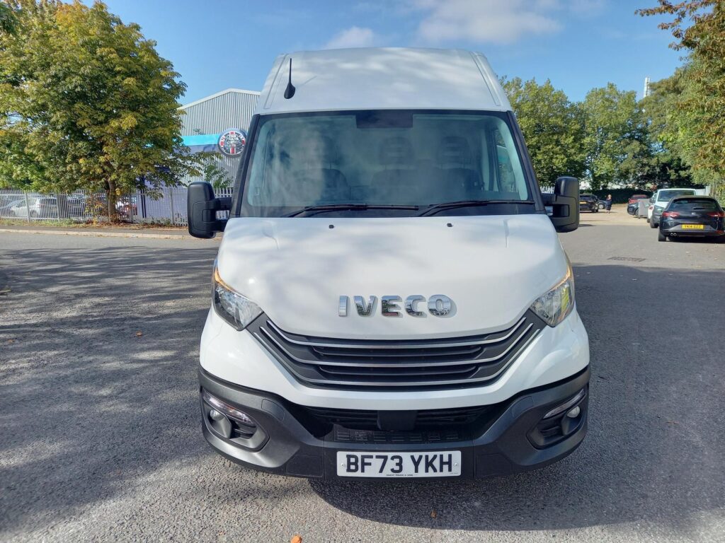 Iveco Daily 2.3D HPI 14V Business 35S 4100 Panel Van 5dr Diesel HiMatic LWB H2 Euro 6 (s/s) (136 ps)