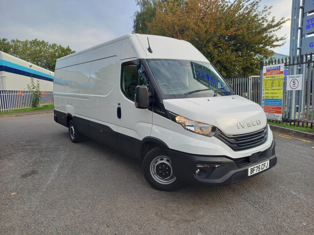Iveco Daily 2.3D HPI 14V 35S 4100 Panel Van 5dr Diesel HiMatic LWB H2 Euro 6 (s/s) (136 ps)
