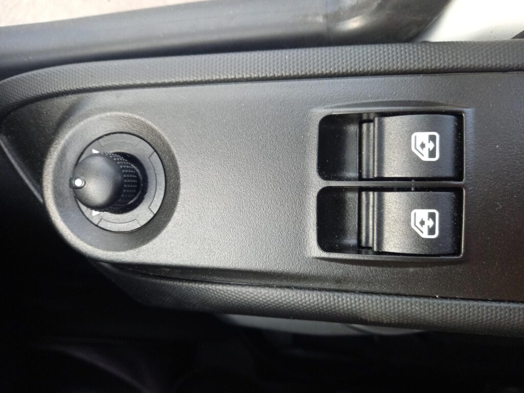 Iveco Daily 2.3D HPI 14V 35S 4100 Panel Van 5dr Diesel HiMatic LWB H2 Euro 6 (s/s) (136 ps)