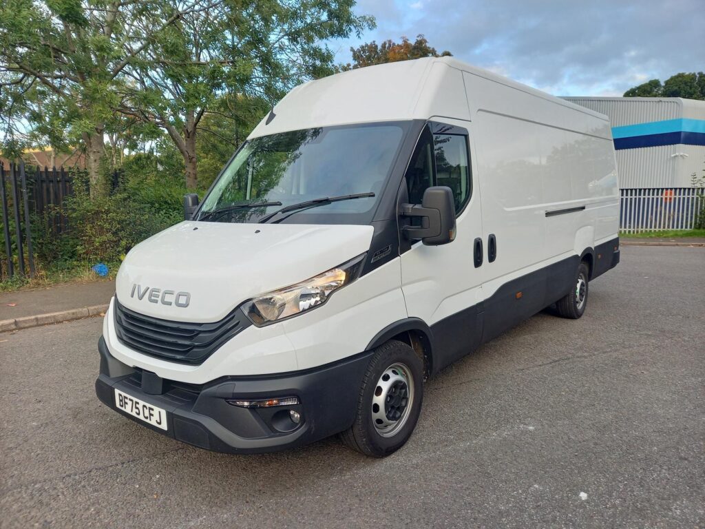Iveco Daily 2.3D HPI 14V 35S 4100 Panel Van 5dr Diesel HiMatic LWB H2 Euro 6 (s/s) (136 ps)