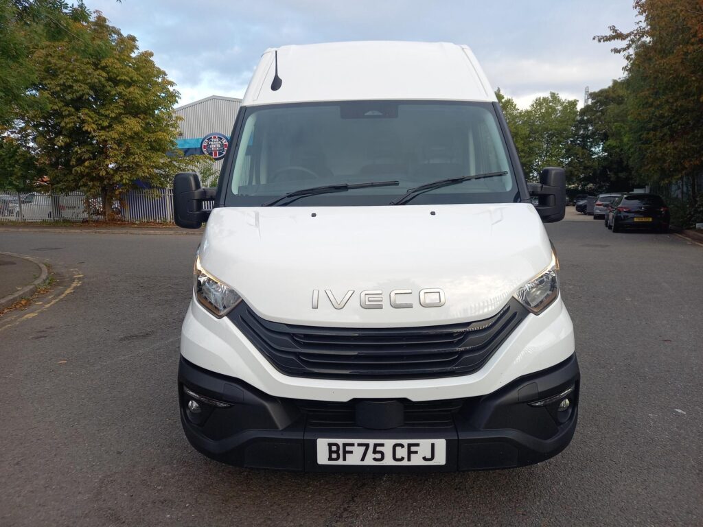 Iveco Daily 2.3D HPI 14V 35S 4100 Panel Van 5dr Diesel HiMatic LWB H2 Euro 6 (s/s) (136 ps)