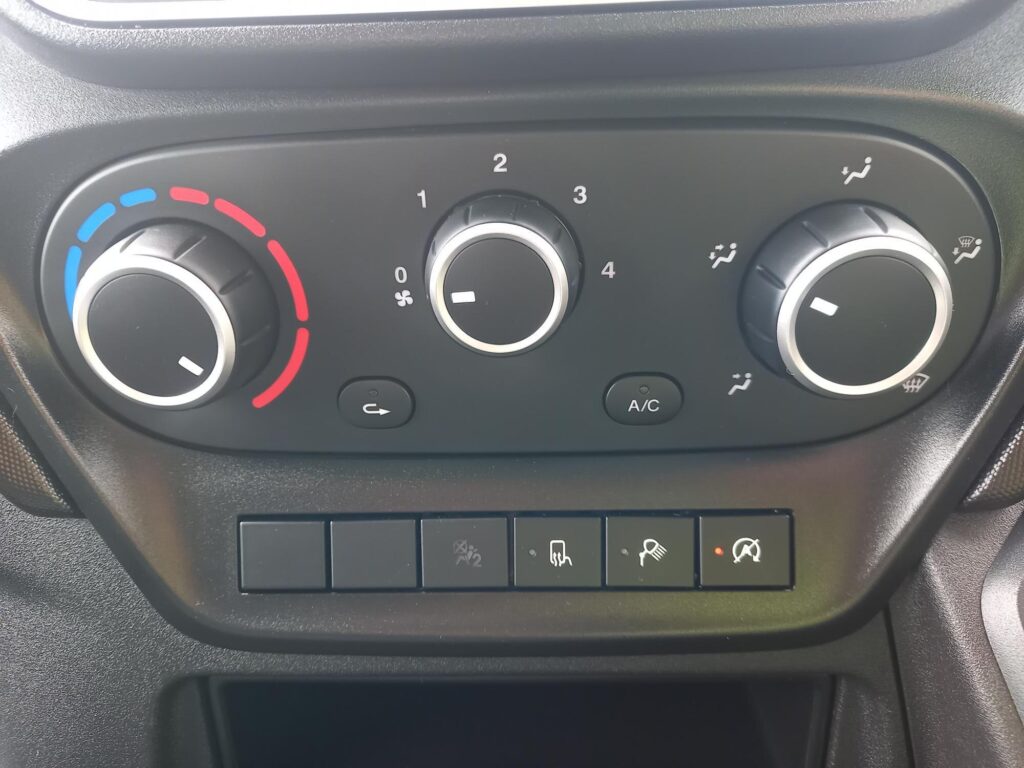 Iveco Daily 2.3D HPI 14V 35S 4100 Panel Van 5dr Diesel HiMatic LWB H2 Euro 6 (s/s) (136 ps)