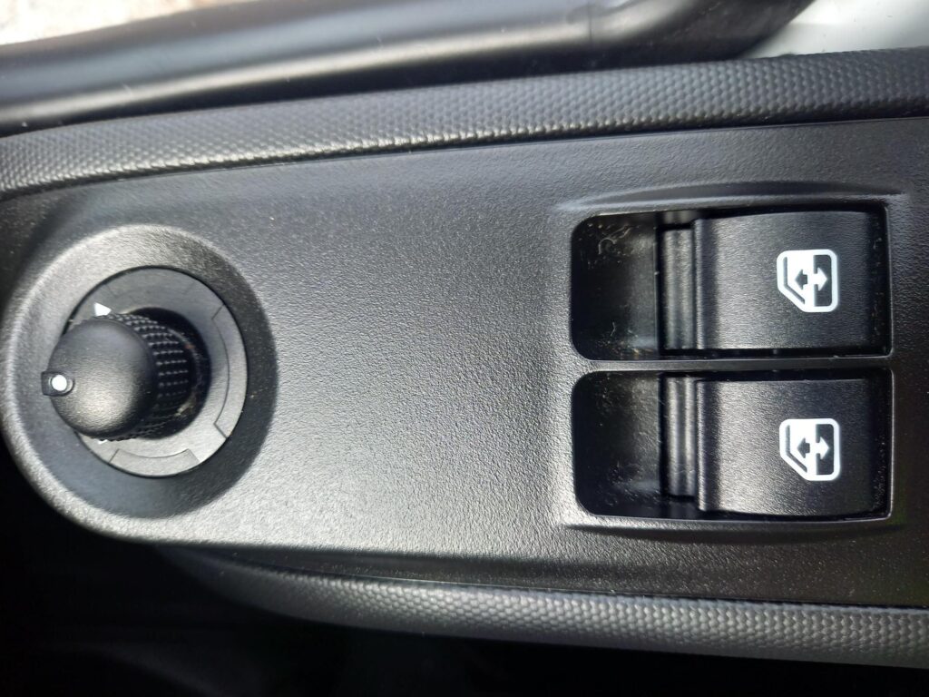 Iveco Daily 2.3D HPI 14V 35S 4100 Panel Van 5dr Diesel HiMatic LWB H2 Euro 6 (s/s) (136 ps)