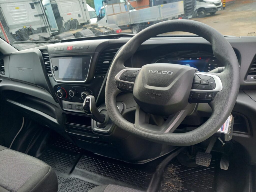 Iveco Daily 2.3D HPI 14V 35S 4100 Panel Van 5dr Diesel HiMatic LWB H2 Euro 6 (s/s) (136 ps)
