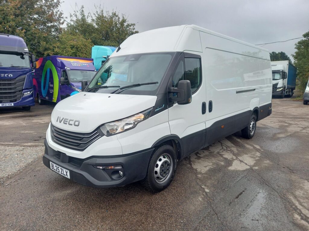 Iveco Daily 2.3D HPI 14V 35S 4100 Panel Van 5dr Diesel HiMatic LWB H2 Euro 6 (s/s) (136 ps)