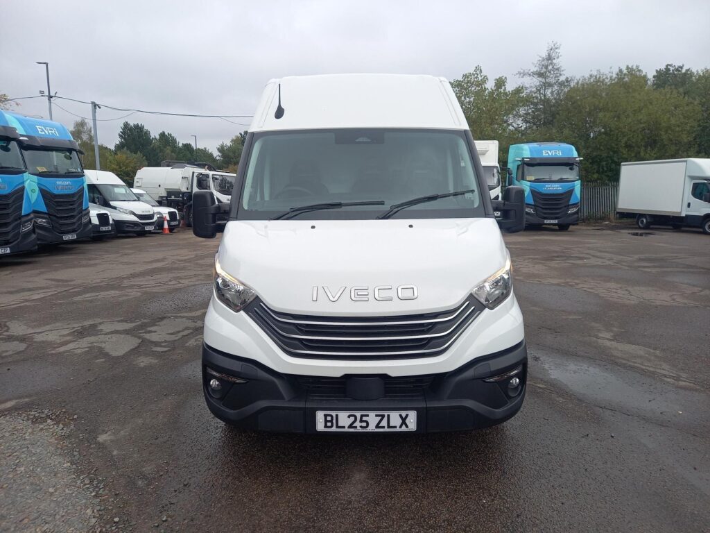 Iveco Daily 2.3D HPI 14V 35S 4100 Panel Van 5dr Diesel HiMatic LWB H2 Euro 6 (s/s) (136 ps)