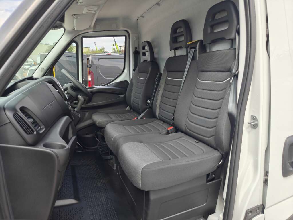 Iveco Daily 35S16A8V XLWB High Roof 16m³ (Circa 4.6m Int. Load Length)