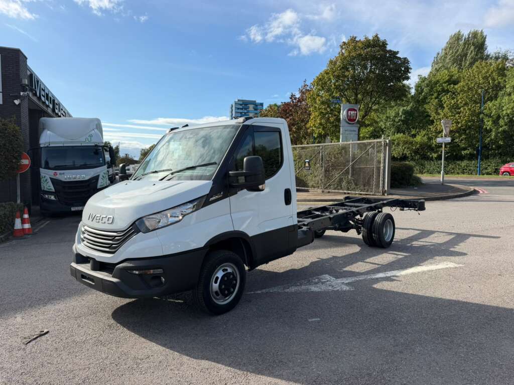Iveco Daily 50C16A8 4350mm Chassis Cab (Circa 5.3m Body ext)