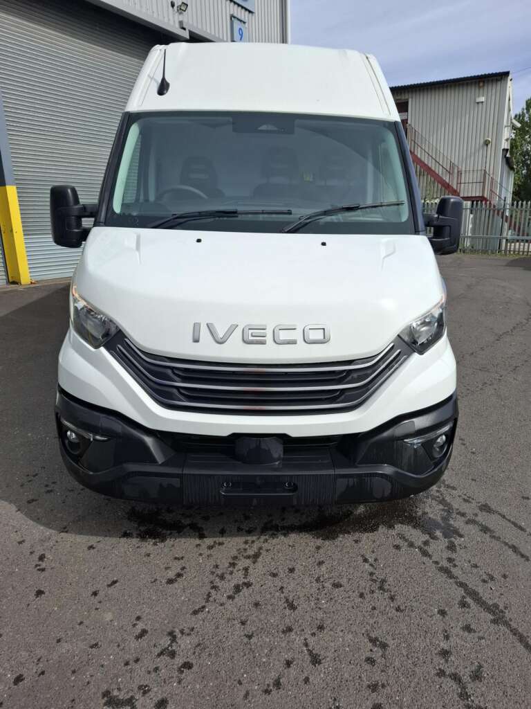 Iveco Daily 35S16V XLWB High Roof 16m³ (Circa 4.8m Int. Load length)