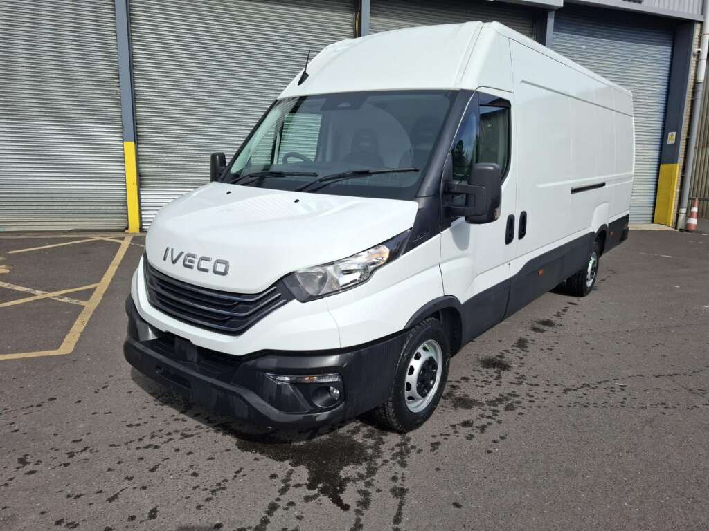 Iveco Daily 35S16V XLWB High Roof 16m³ (Circa 4.8m Int. Load length)