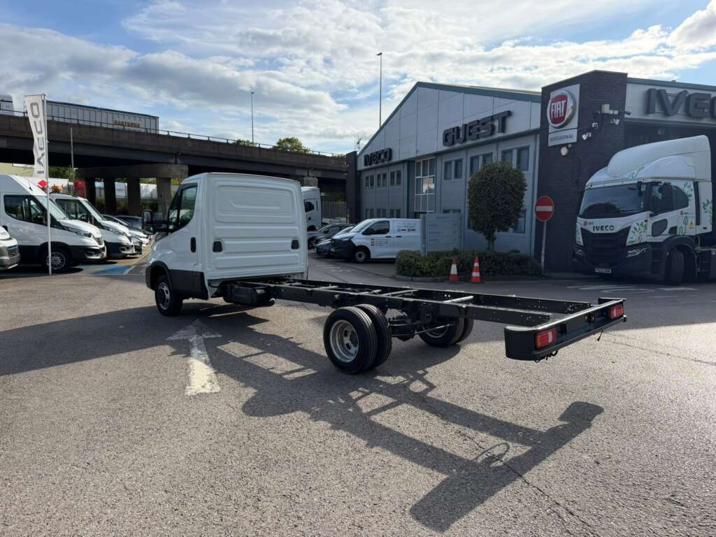 Iveco Daily 50C16A8 4350mm Chassis Cab (Circa 5.3m Body ext)