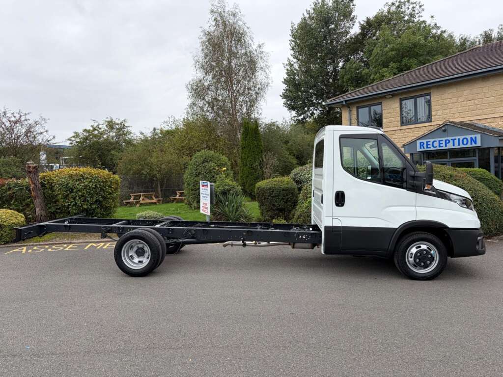 Iveco Daily 35C16A8 4100mm Chassis Cab (Circa 4.9m Body ext.)