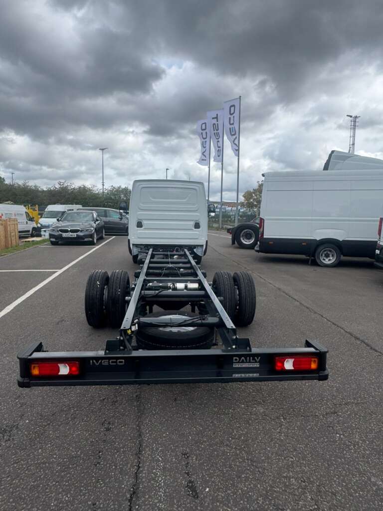 Iveco Daily 72C21A8 5100mm Chassis Cab (Circa 6.2m Body ext)