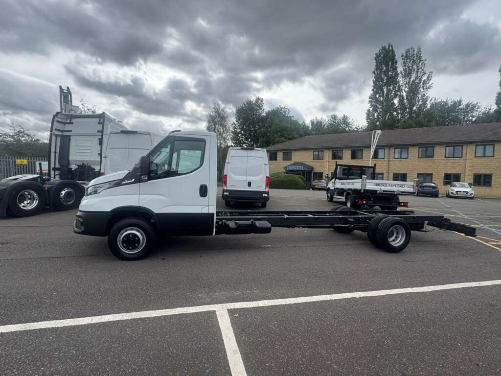 Iveco Daily 72C21A8 5100mm Chassis Cab (Circa 6.2m Body ext)