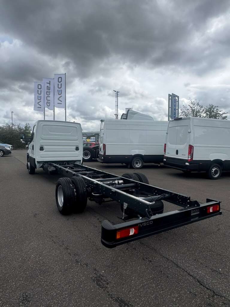 Iveco Daily 72C21A8 5100mm Chassis Cab (Circa 6.2m Body ext)
