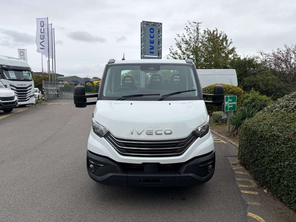 Iveco Daily 35C16A8 4100mm Chassis Cab (Circa 4.9m Body ext.)