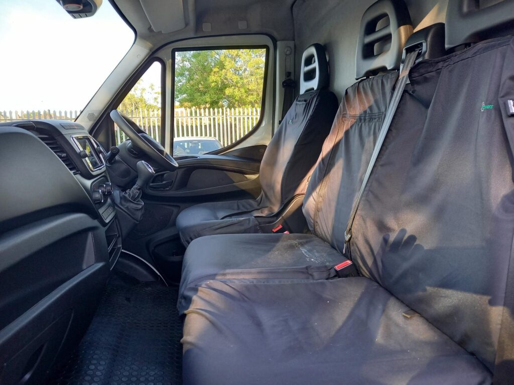 Iveco Daily 2.3D HPI 14V Business 35S 4100 Panel Van 5dr Diesel HiMatic LWB H2 Euro 6 (s/s) (136 ps)