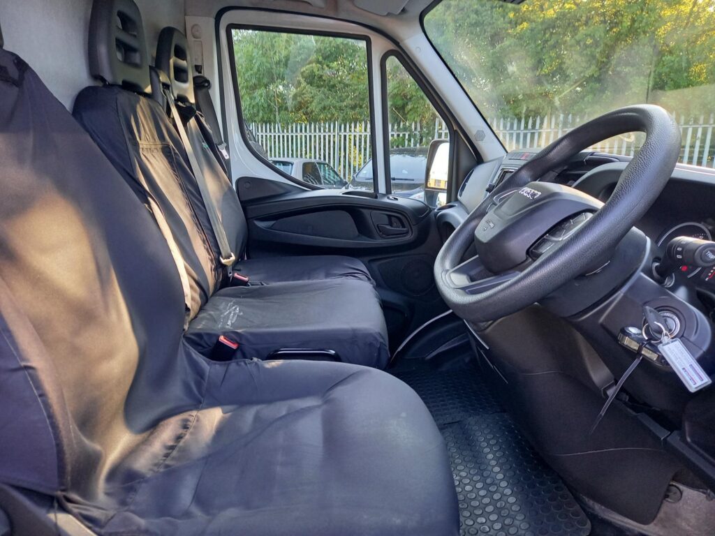 Iveco Daily 2.3D HPI 14V Business 35S 4100 Panel Van 5dr Diesel HiMatic LWB H2 Euro 6 (s/s) (136 ps)