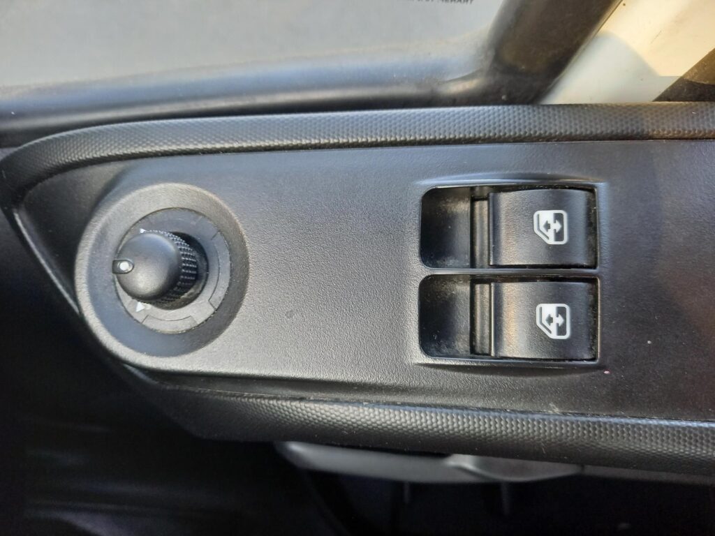 Iveco Daily 2.3D HPI 14V Business 35S 4100 Panel Van 5dr Diesel HiMatic LWB H2 Euro 6 (s/s) (136 ps)